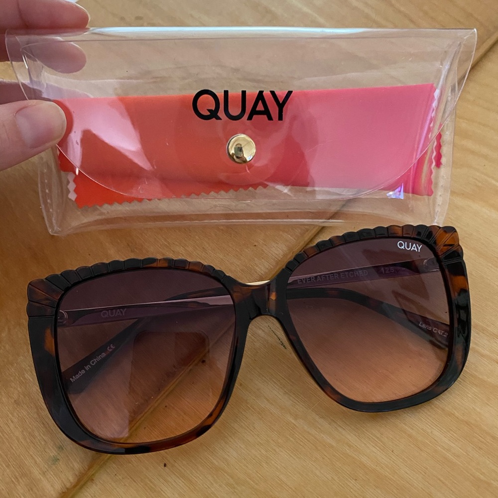 Quay Ever After Etched sunglasses